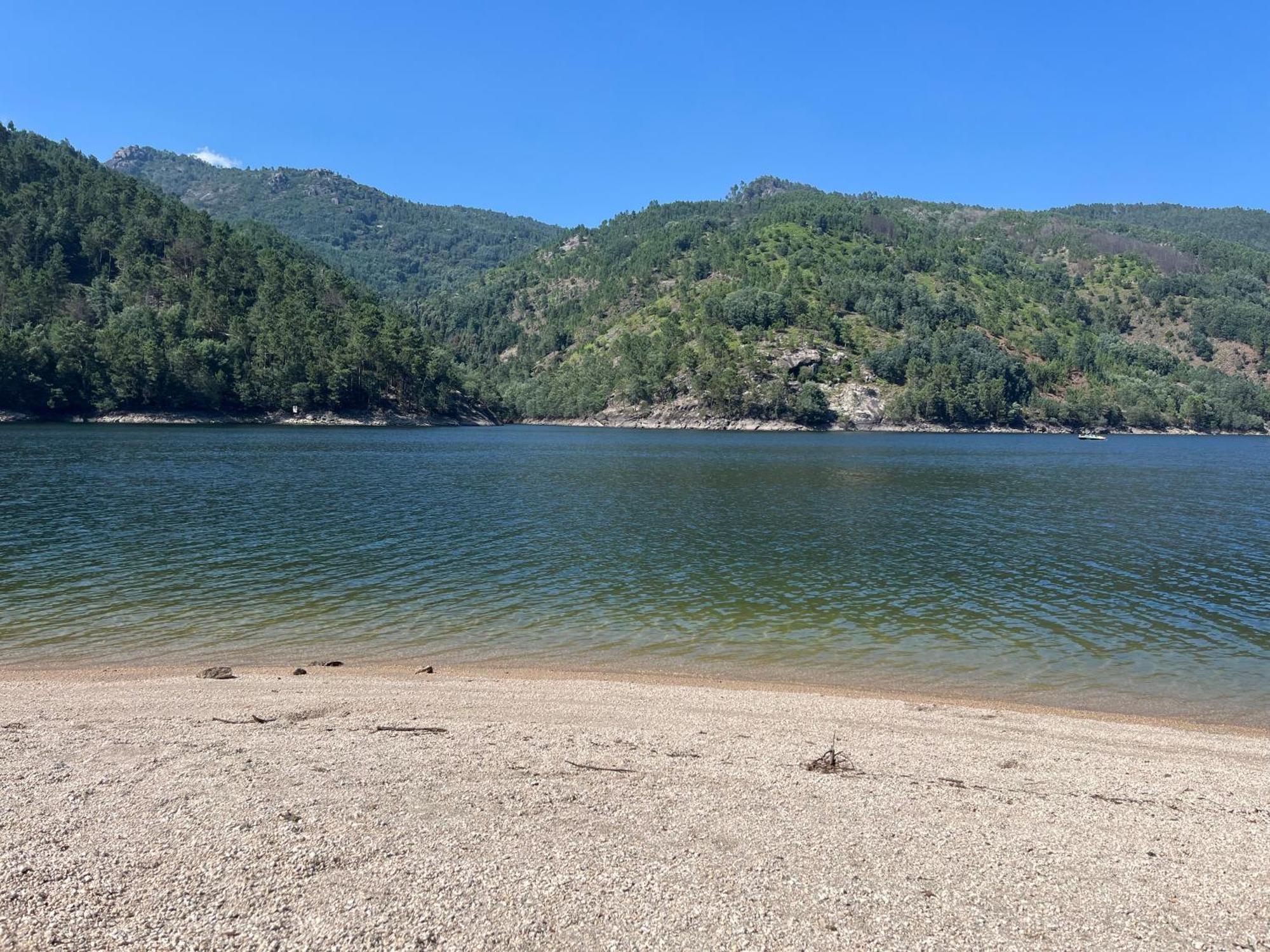 Casa De Casarelhos - Vistas Rio, Campo E Montanha - Lareira Appartement Geres Buitenkant foto
