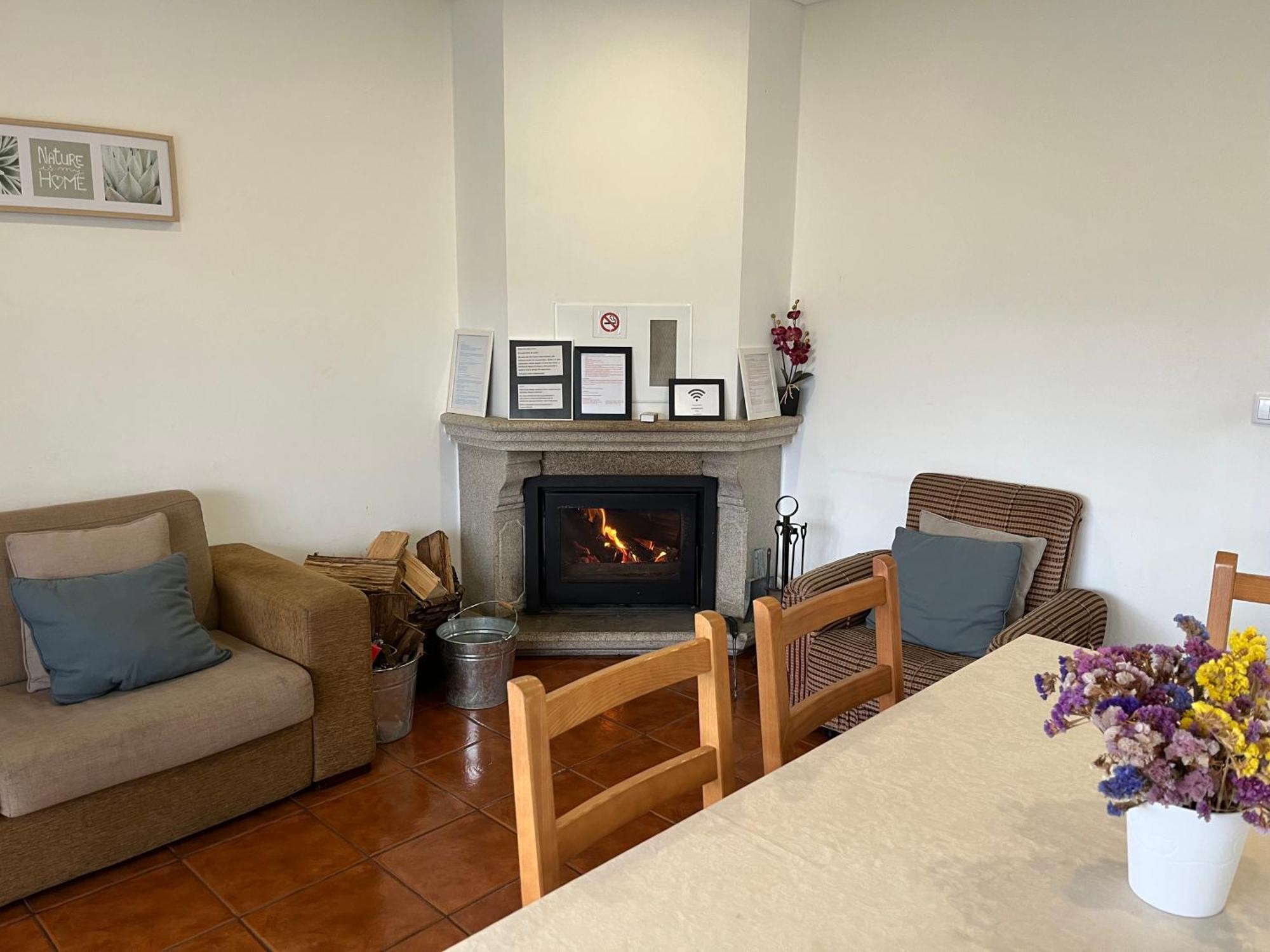 Casa De Casarelhos - Vistas Rio, Campo E Montanha - Lareira Appartement Geres Buitenkant foto