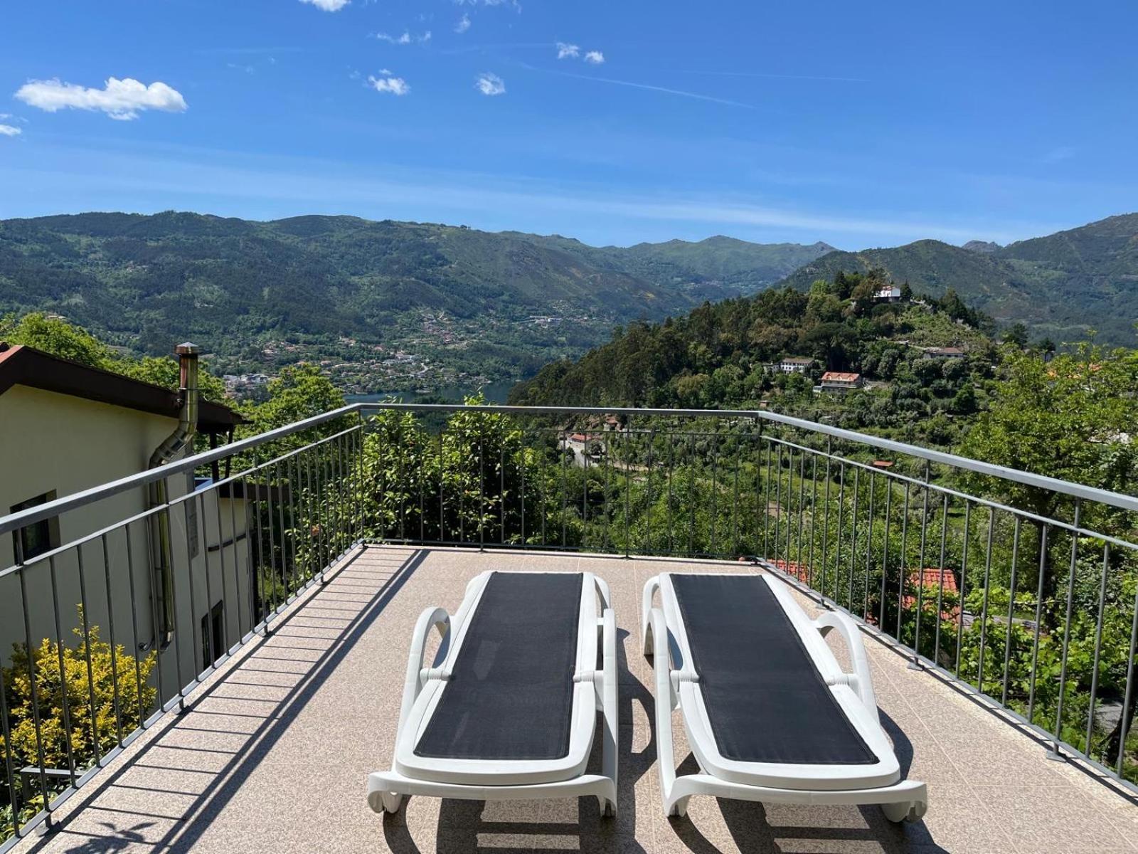 Casa De Casarelhos - Vistas Rio, Campo E Montanha - Lareira Appartement Geres Buitenkant foto