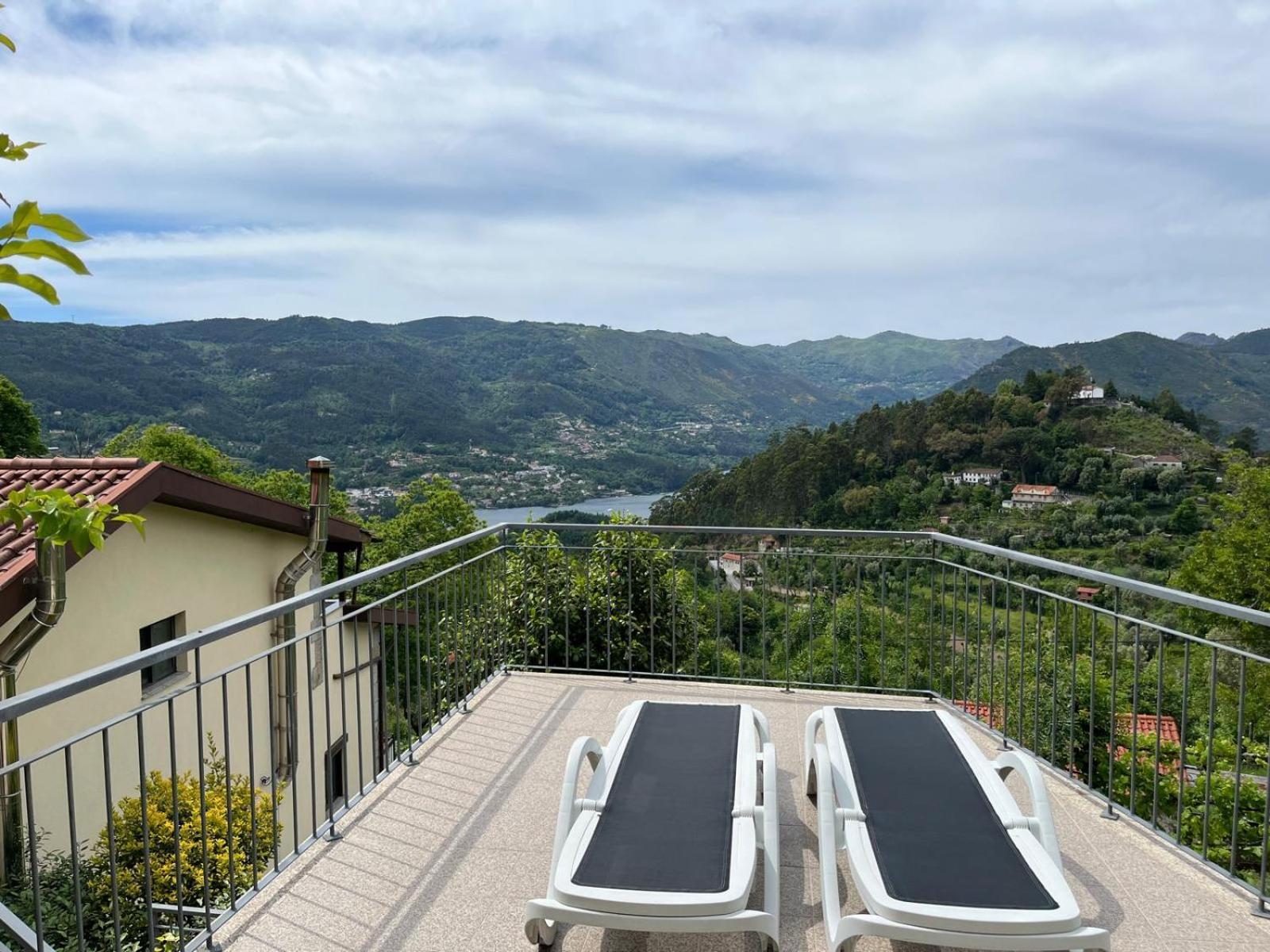 Casa De Casarelhos - Vistas Rio, Campo E Montanha - Lareira Appartement Geres Buitenkant foto